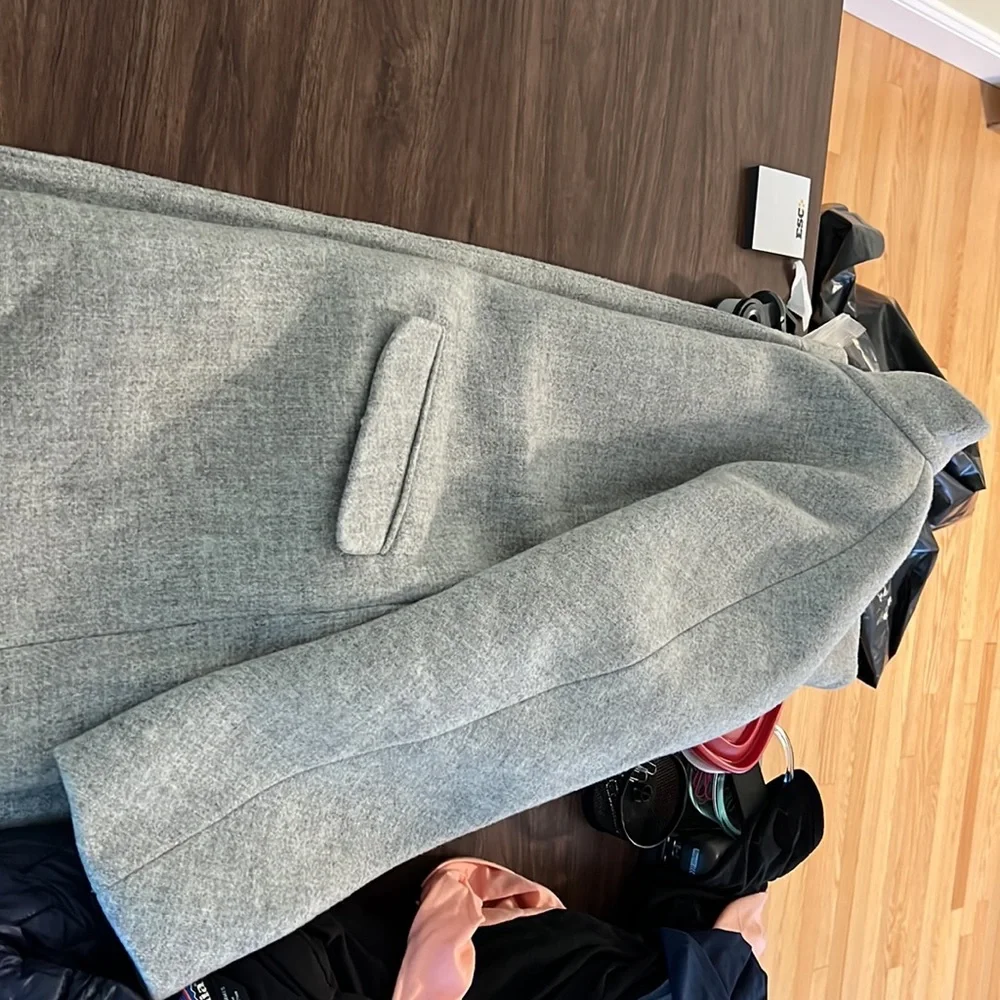 Beautiful j crew wool coat worn once bought last winter - Picture 6 of 7